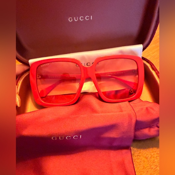 GUCCI GG0567SAN 005 RED WOMEN SQUARE SUNGLASSES WORN ONCE - Picture 6 of 15